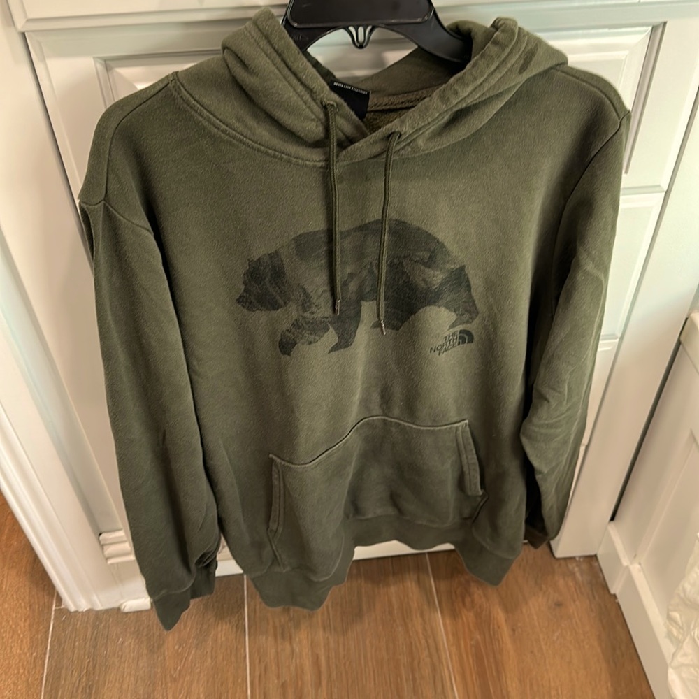 North Face hoodie w bear